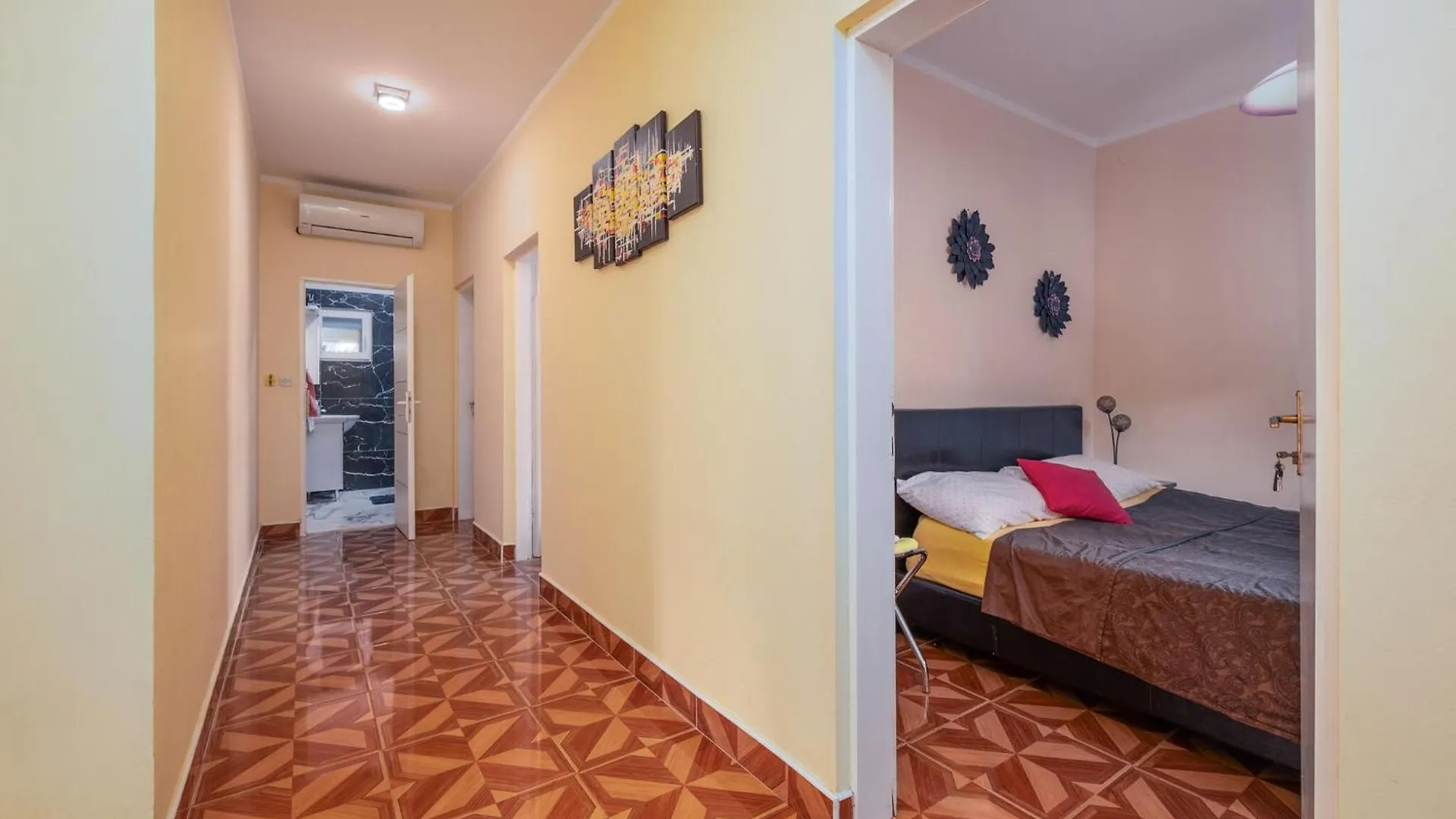 3 Bedroom Beautiful Apartment In Pula 0*,  Croatia
