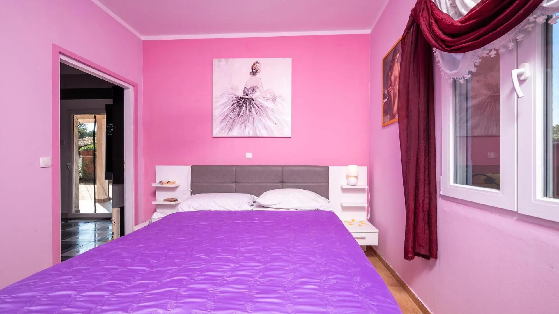 3 Bedroom Beautiful Apartment In Pula Holiday home