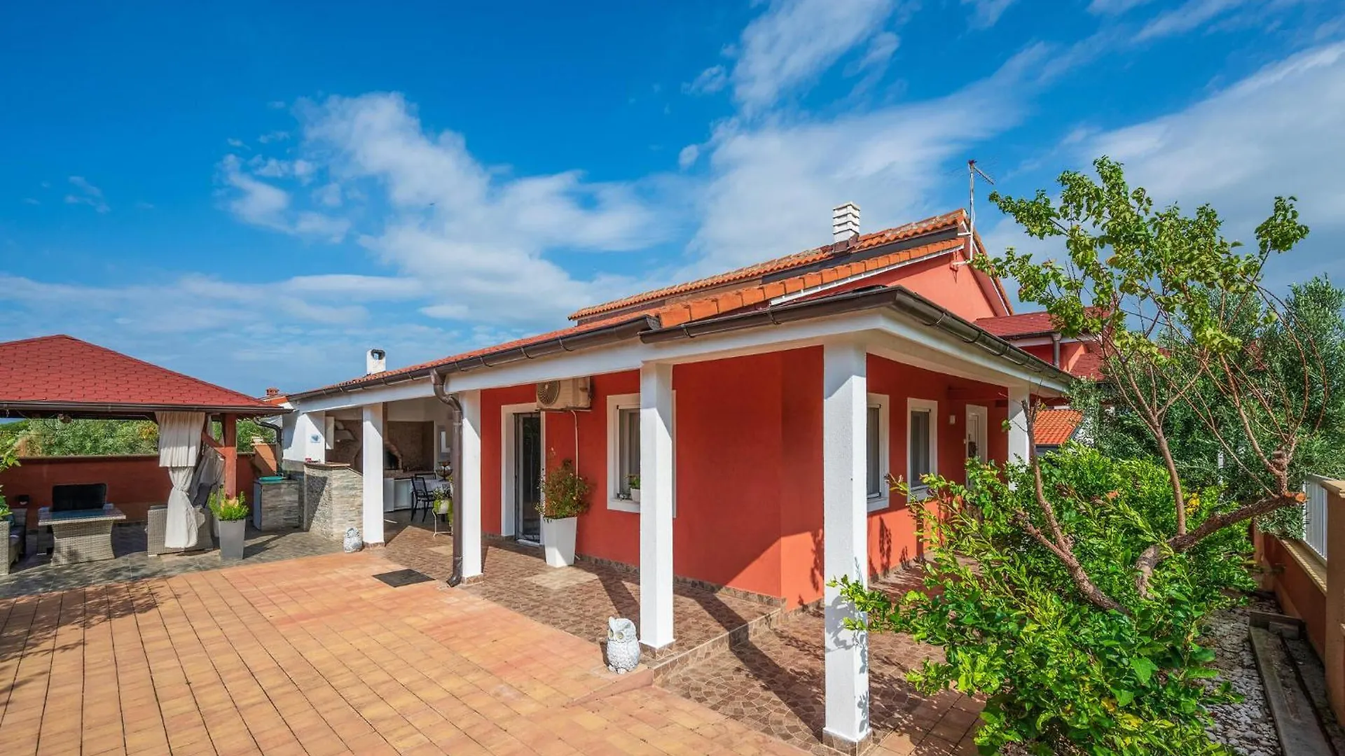 Holiday home 3 Bedroom Beautiful Apartment In Pula