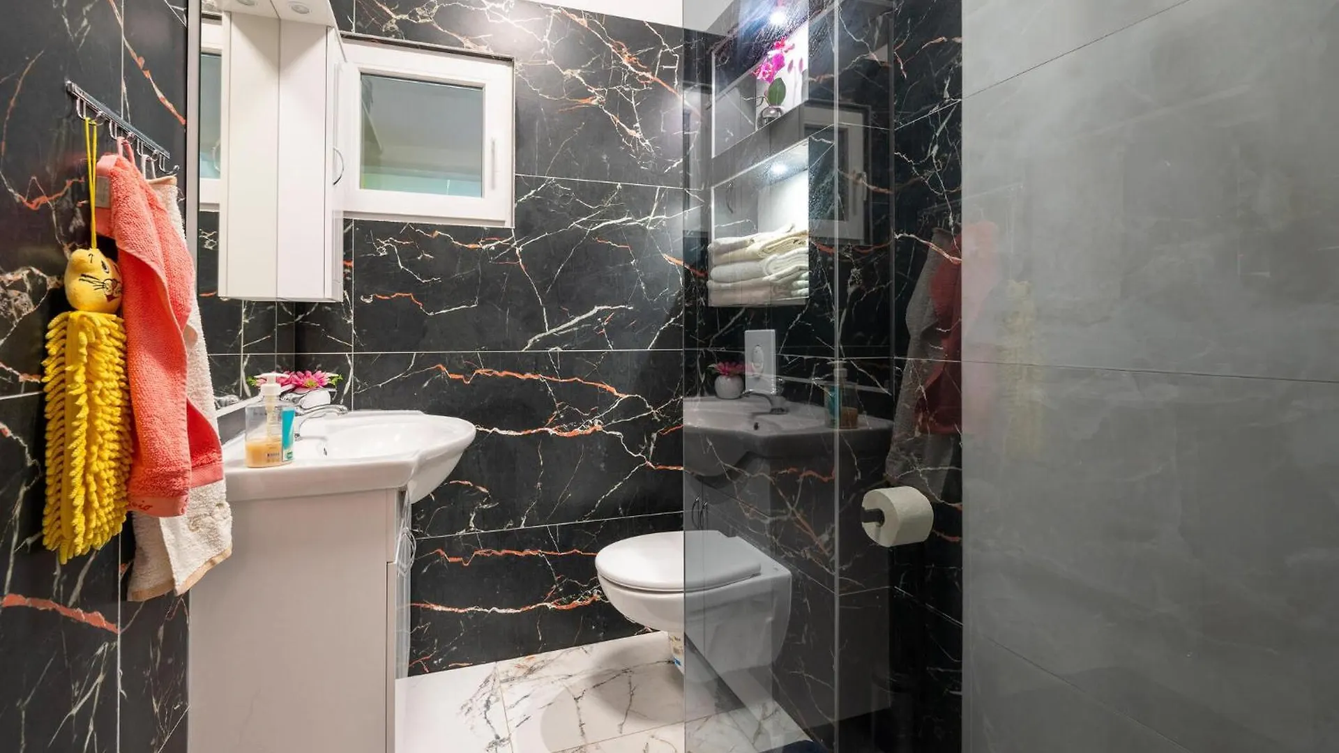 Holiday home 3 Bedroom Beautiful Apartment In Pula
